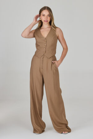 חליפת וסט מחויטת