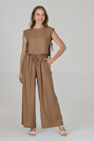 חליפת שרוכים